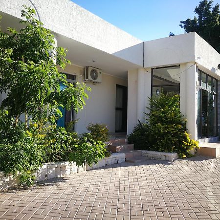 Pension Hotel Kamho Windhoek Exterior foto